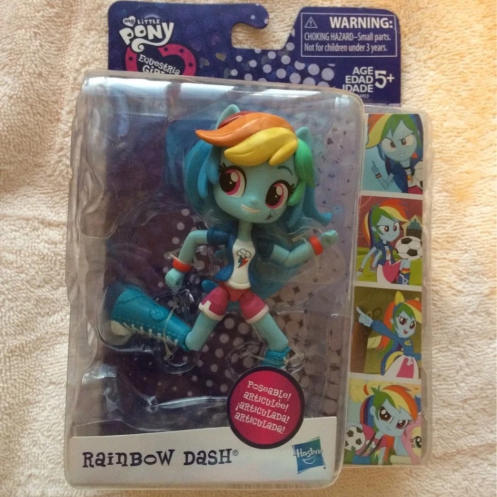 My Little Pony Equestria Girl’s Rainbow Dash Figure
